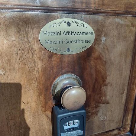 Mazzini Affittacamere Viareggio Exterior foto