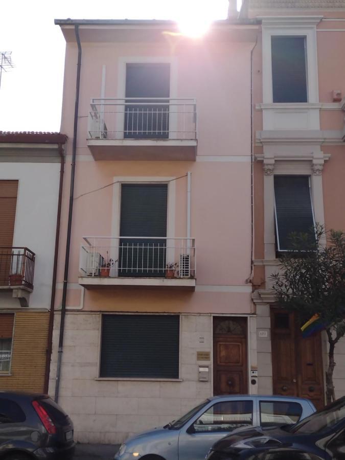 Mazzini Affittacamere Viareggio Exterior foto